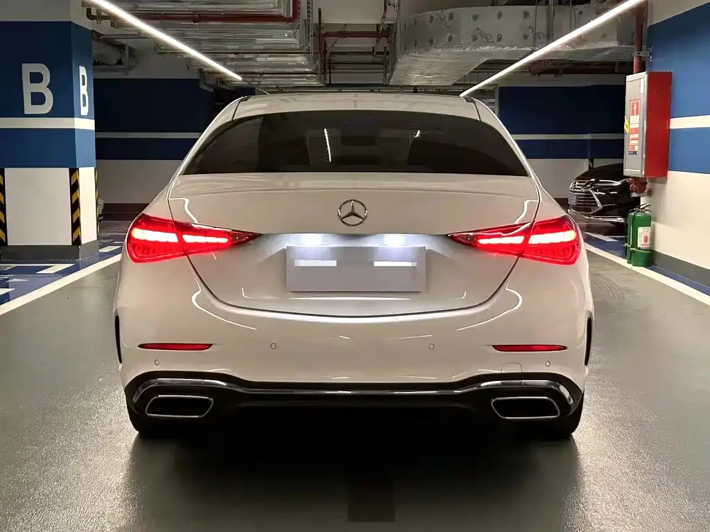 Mercedes-Benz C-Class 2023 — фото 16