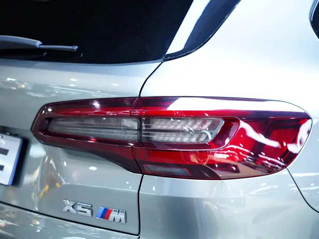 BMW X5 M 2022 — фото 9