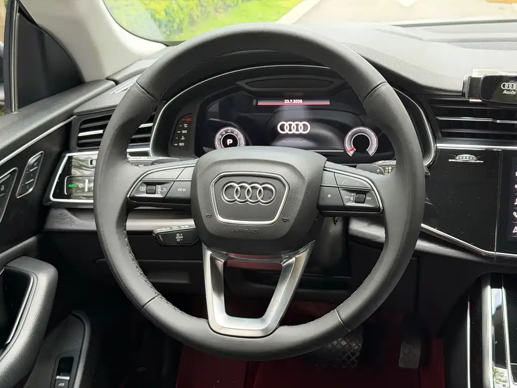 Audi Q8 2022 — фото 16