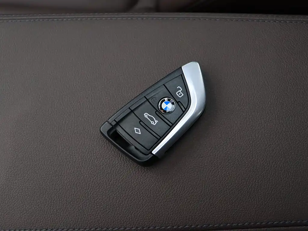 BMW 3 Series 2021 — фото 17