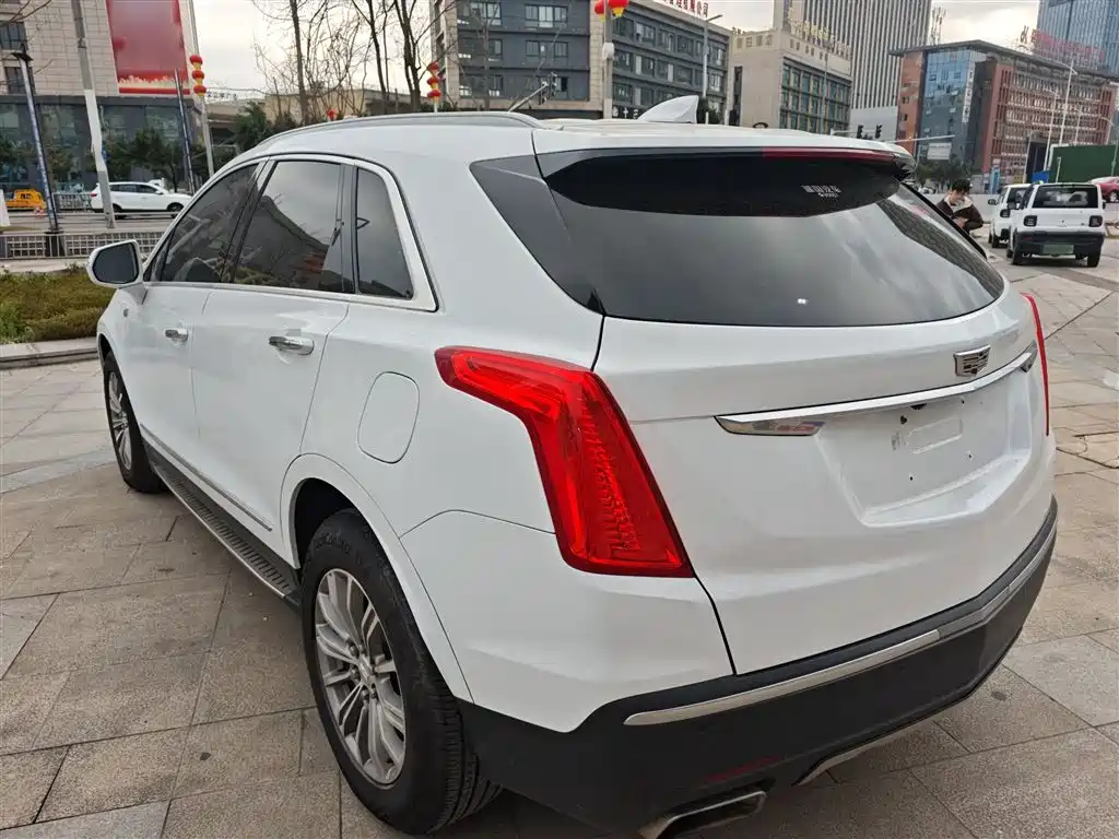 Cadillac XT5 2018 — фото 23