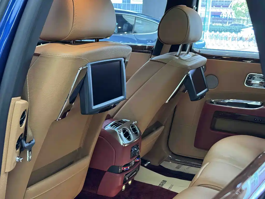 Rolls-Royce Ghost 2013 — фото 18