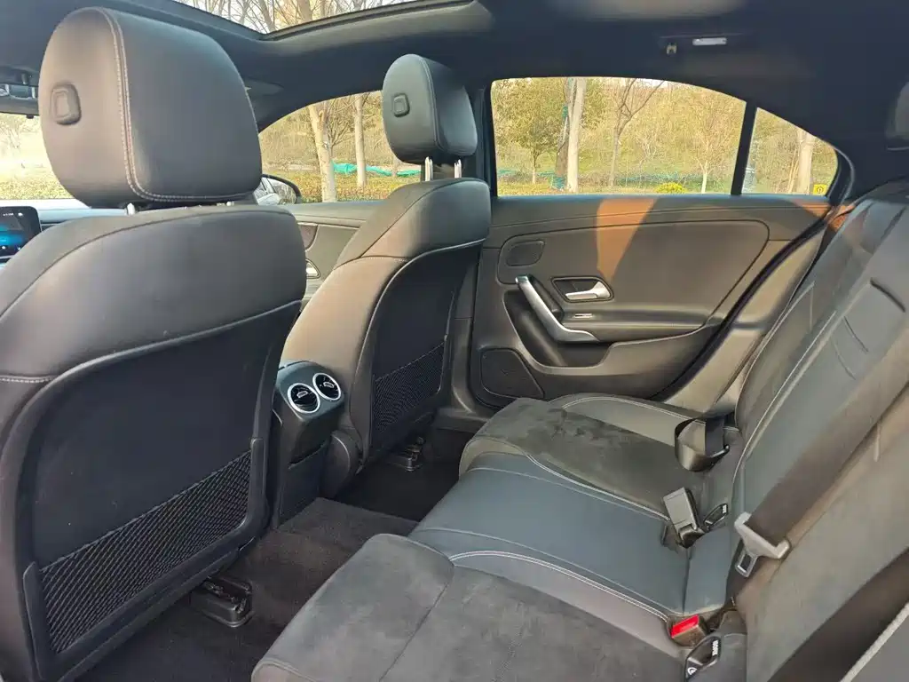 Mercedes-Benz A-Class 2019 — фото 6