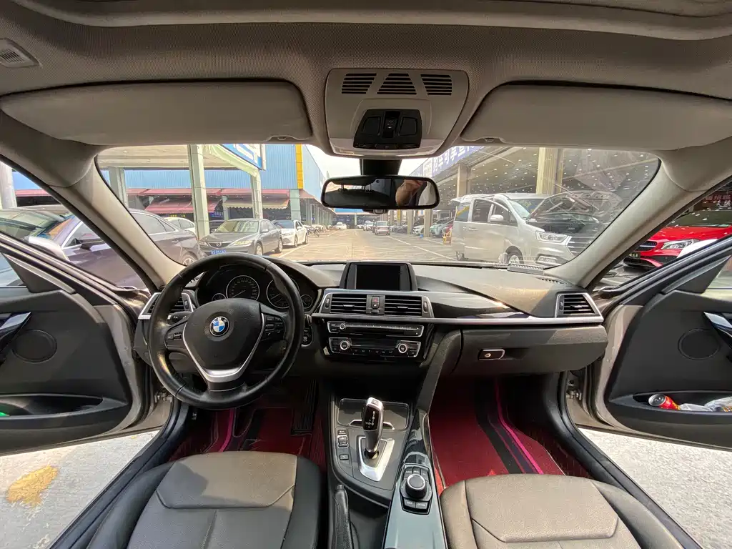 BMW 3 Series 2016 — фото 13