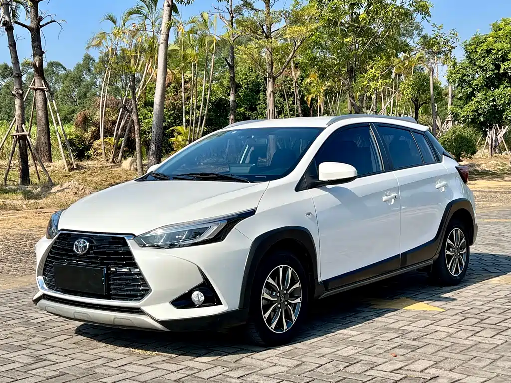 Toyota Yaris L 2022