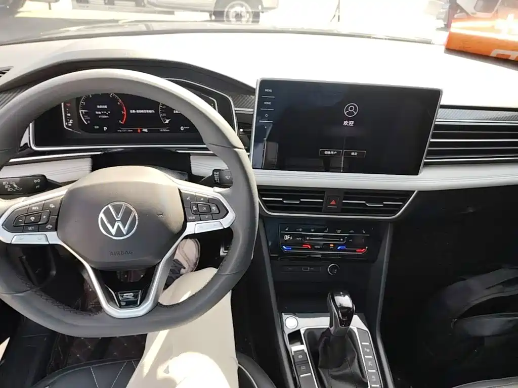 Volkswagen Tiguan L 2024