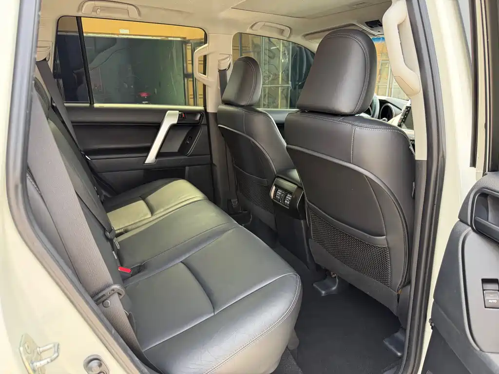 Toyota Prado 2016 — фото 17