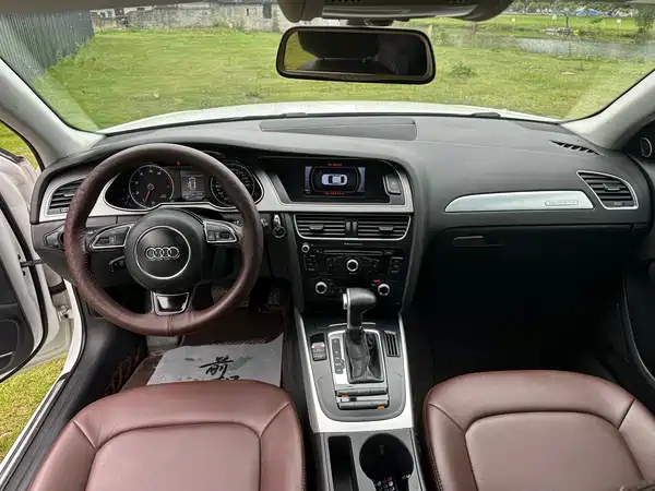 Audi A4L 2015