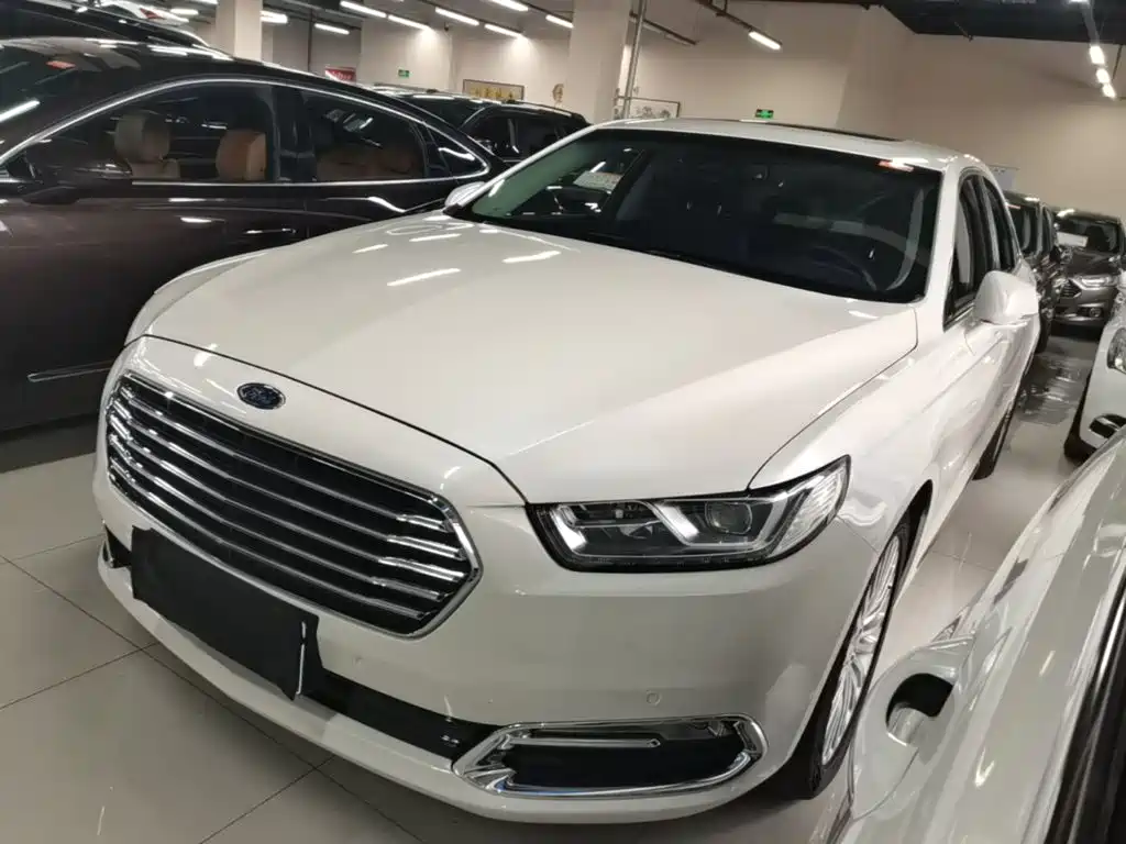Ford Taurus 2018 — фото 1