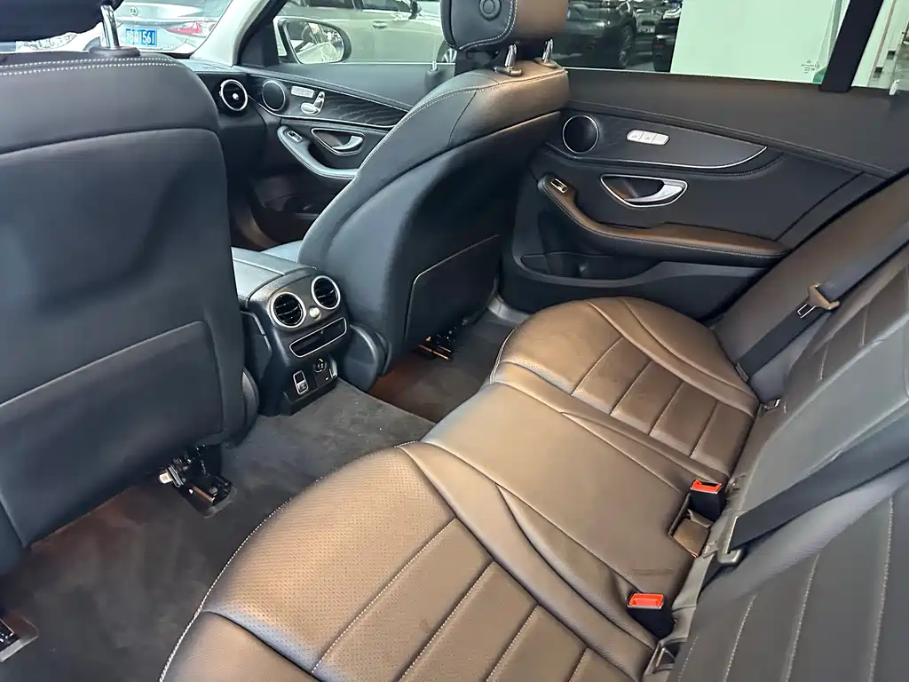 Mercedes-Benz C-Class 2019 — фото 11