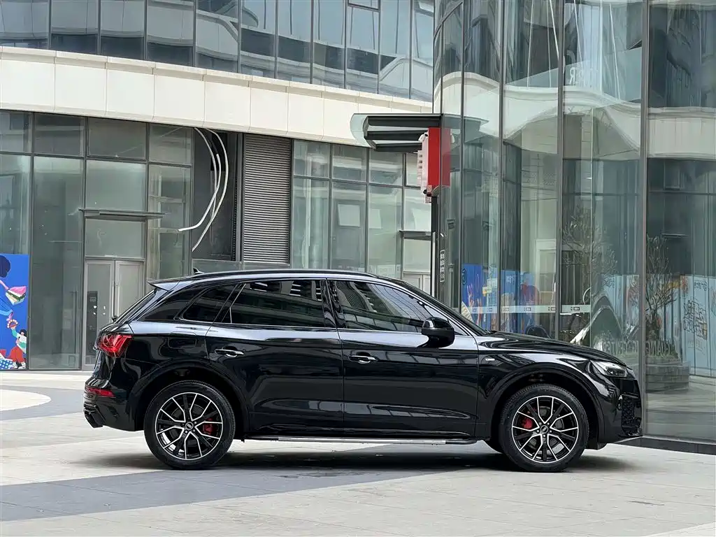 Audi Q5L 2023 — фото 16