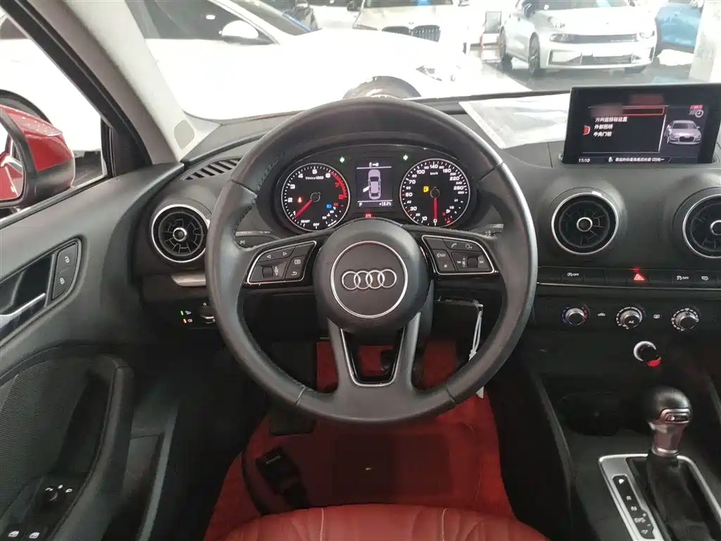 Audi A3 2018 — фото 11