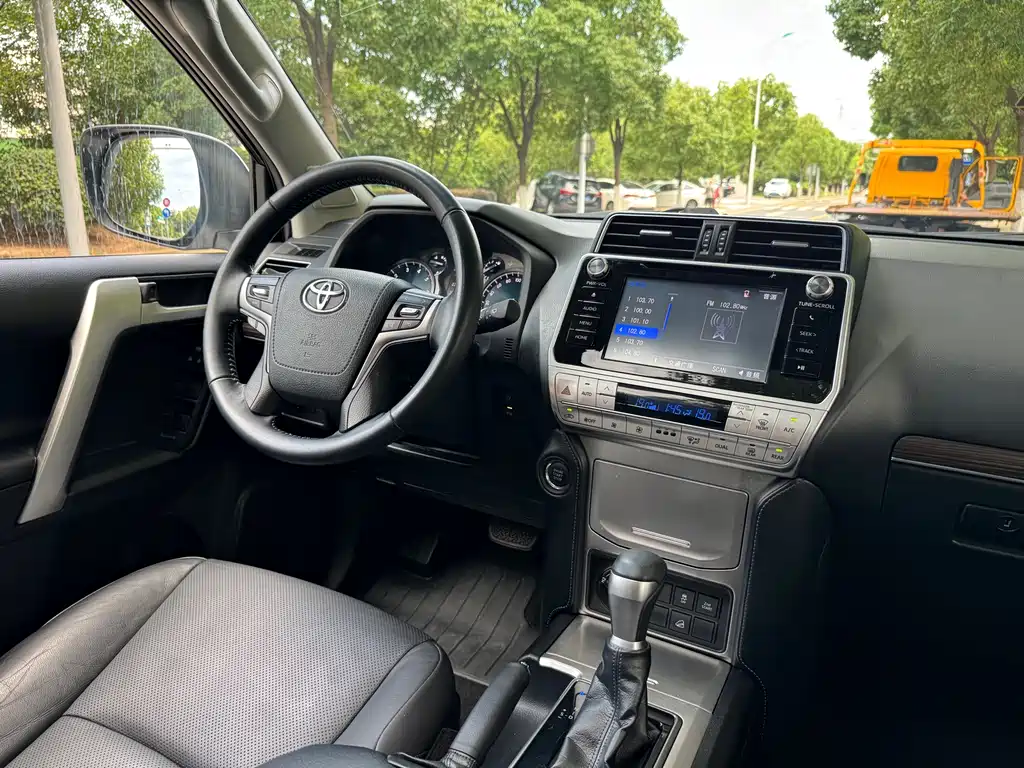 Toyota Prado 2018 — фото 12