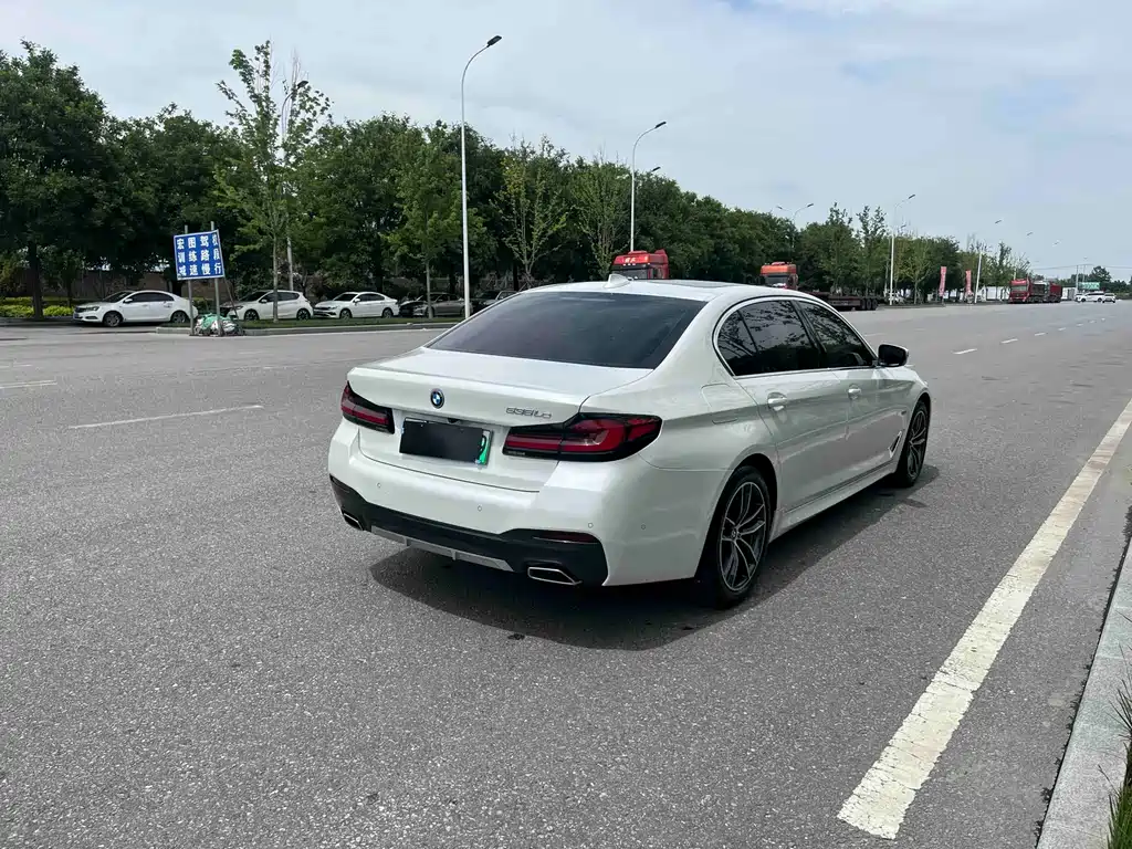BMW 5 Series New Energy 2022 — фото 20