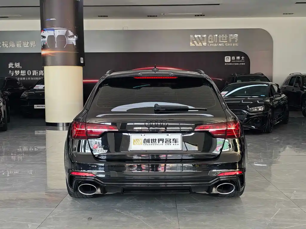 Audi RS 4 2024 — фото 16