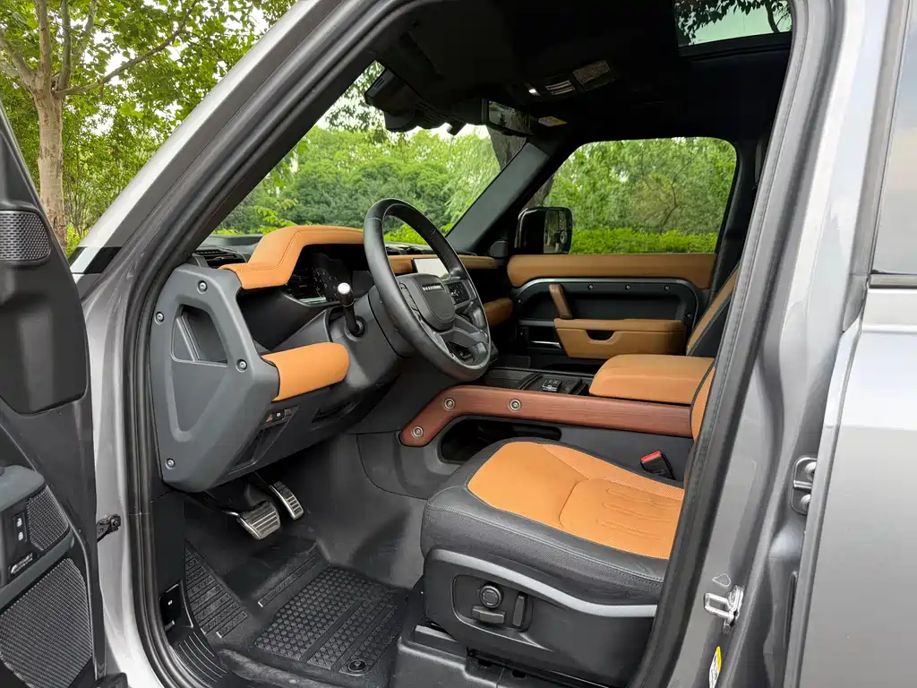 Land Rover Defender 2023 — фото 9