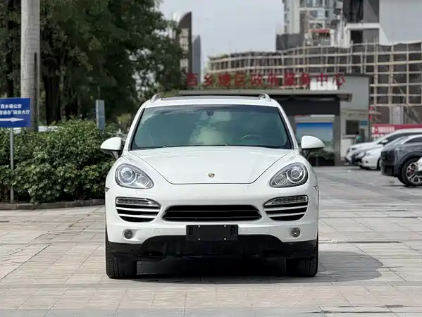 Porsche Cayenne 2011