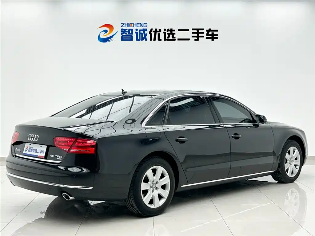 Audi A8 2014 — фото 27