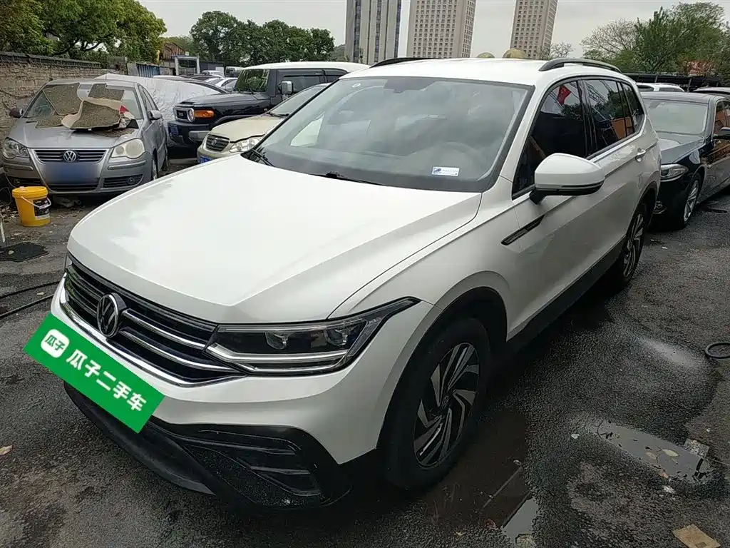 Volkswagen Tiguan L 2022 — фото 1