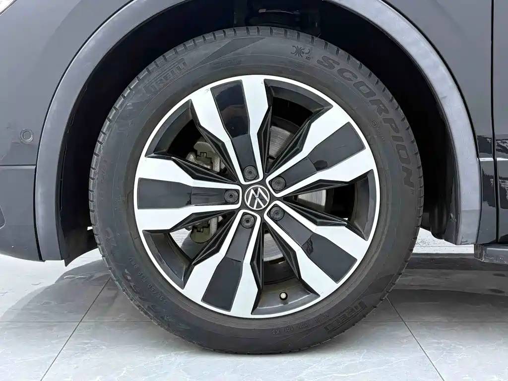 Volkswagen Tiguan L 2022 — фото 9