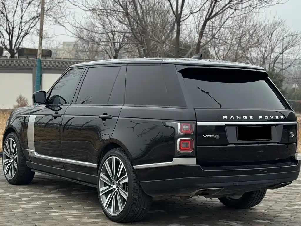 Land Rover Range Rover 2021 — фото 17