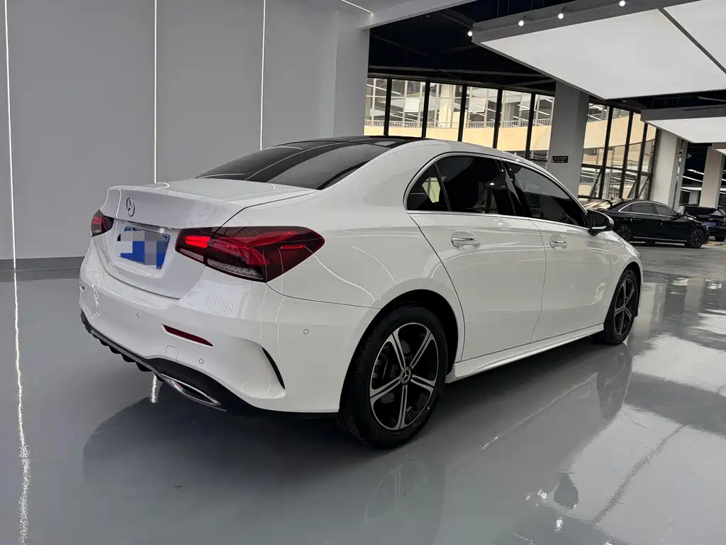 Mercedes-Benz A-Class 2022 — фото 13