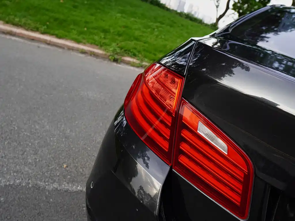 BMW 5 Series 2016 — фото 28