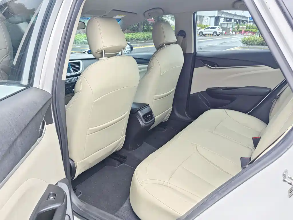 Buick Excelle 2016 — фото 18
