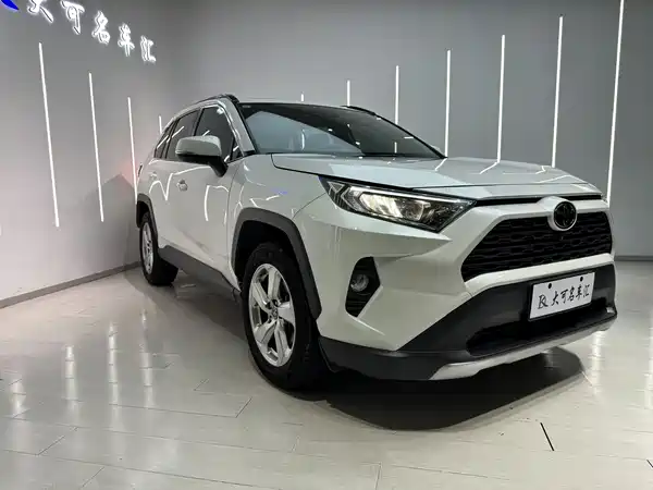 Toyota RAV4 2021