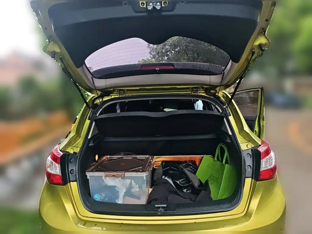 Nissan Tiida 2017 — фото 10