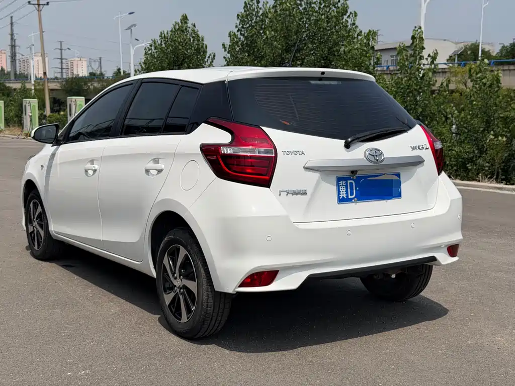 Toyota Yaris L 2019 — фото 2