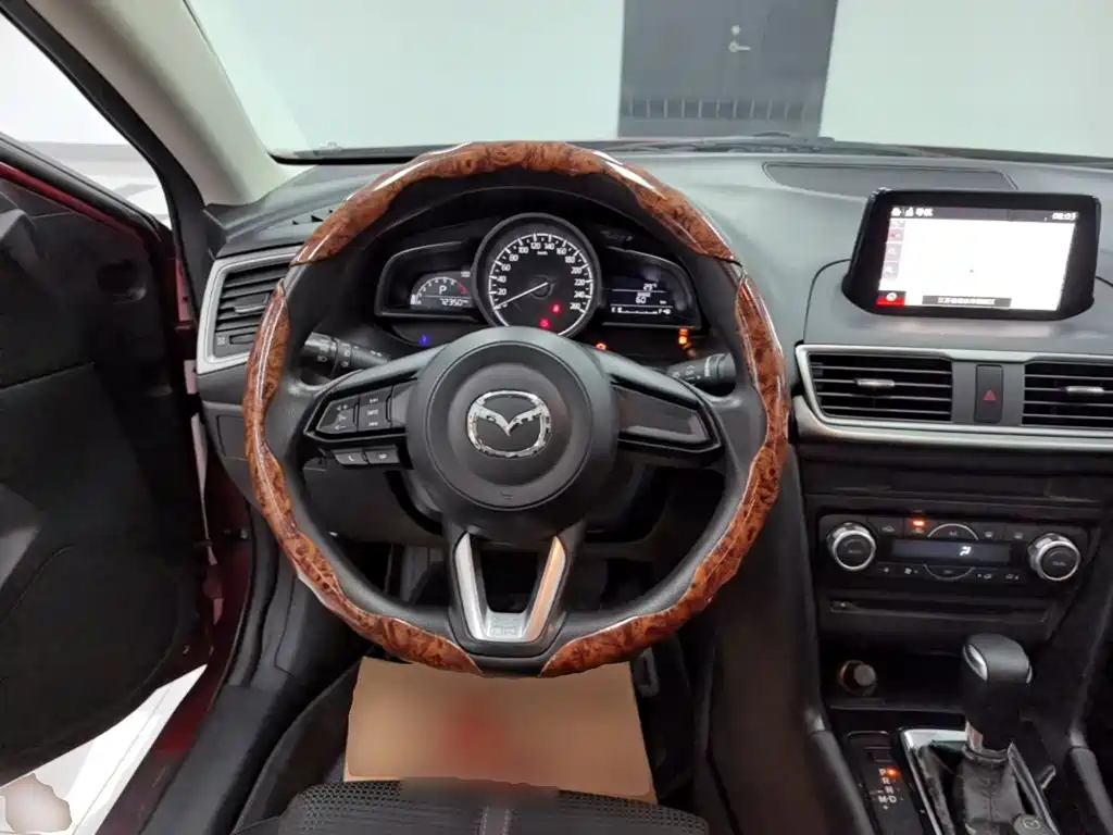 Mazda 3 Angkesela 2017 — фото 11
