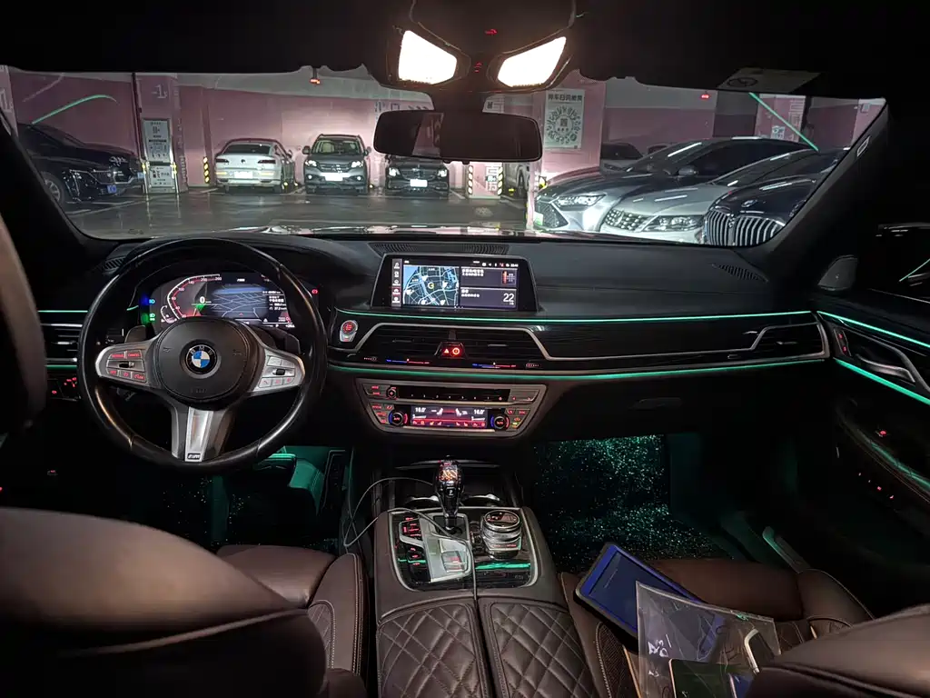 BMW 7 Series 2020 — фото 9