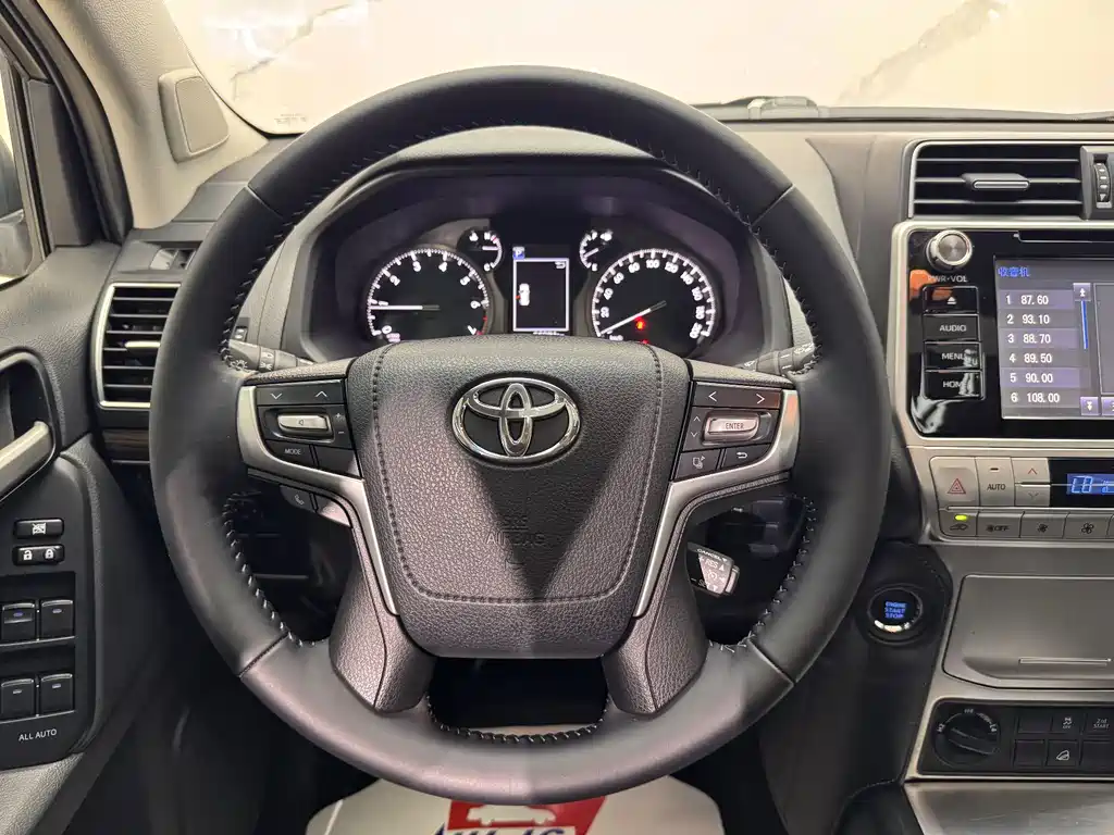 Toyota Prado 2019 — фото 8