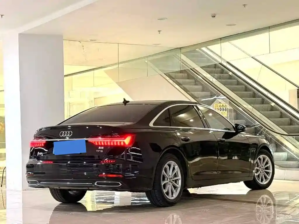 Audi A6L 2022