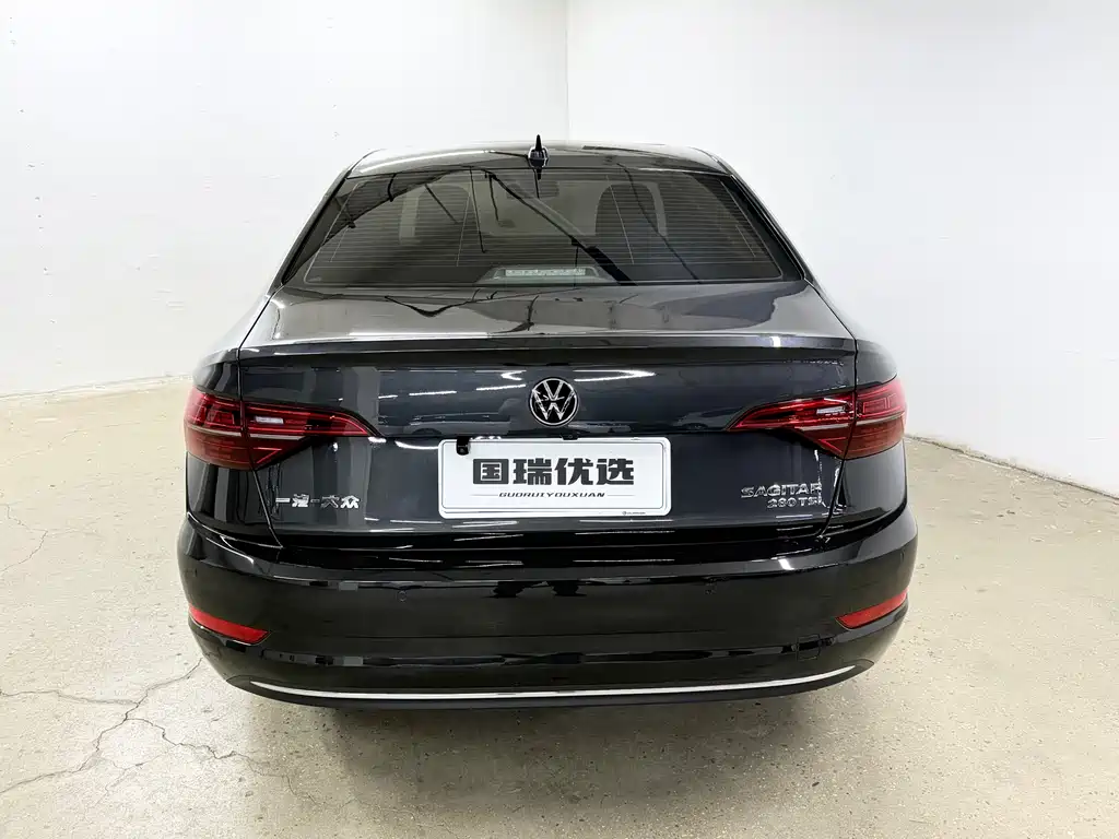Volkswagen Sagitar 2022