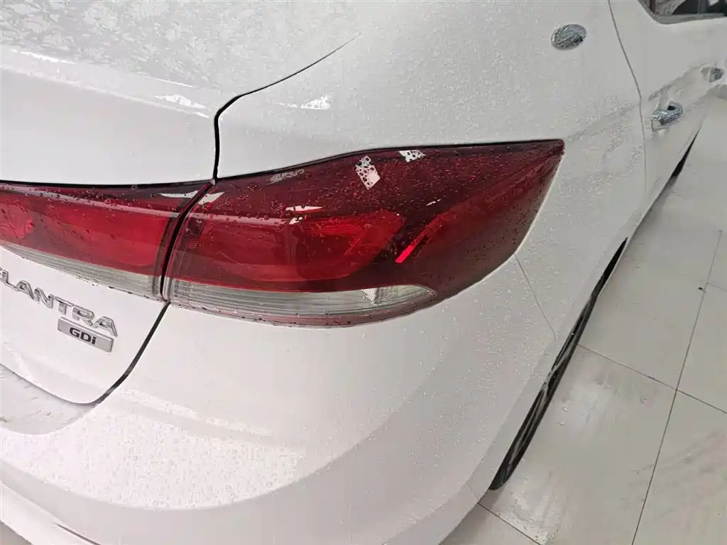 Hyundai Elantra 2018 — фото 8