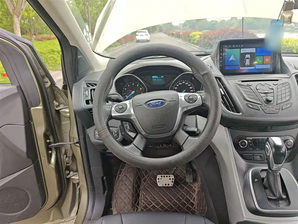 Ford Kuga 2016 — фото 11