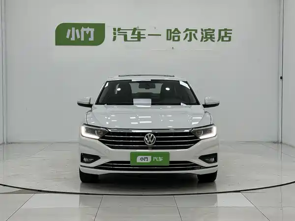 Volkswagen Sagitar 2022