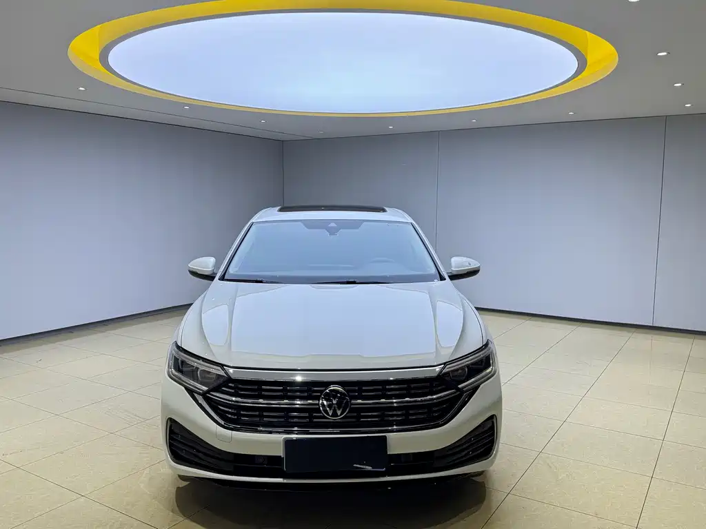 Volkswagen Sagitar 2022
