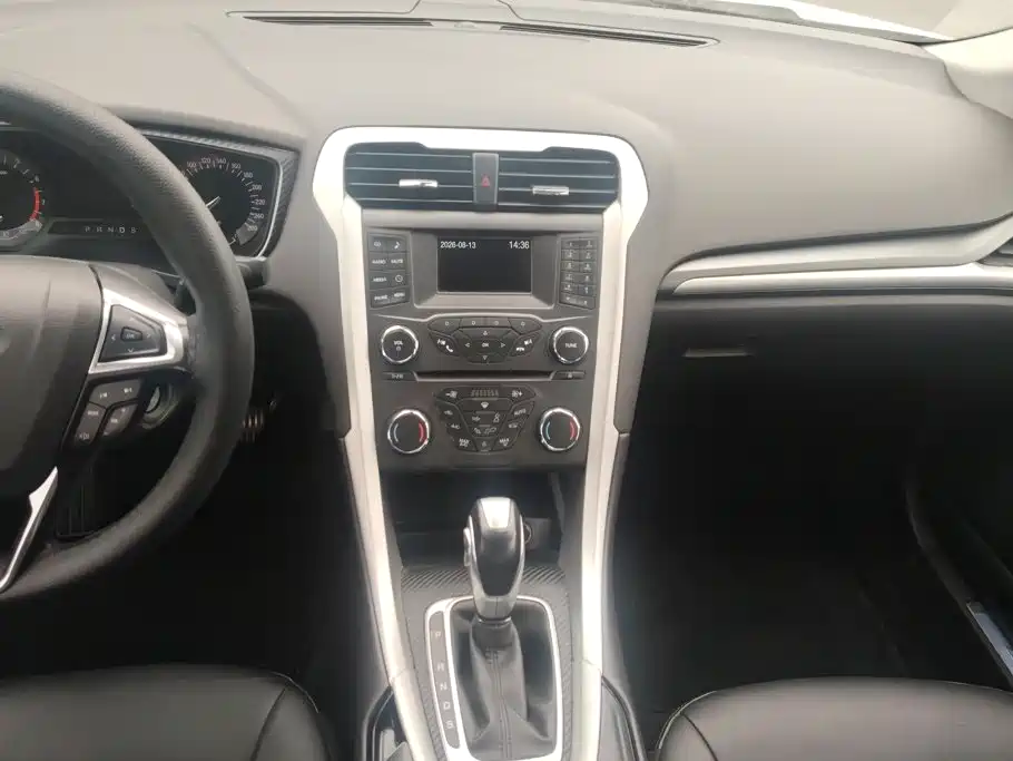 Ford Mondeo 2016 — фото 13