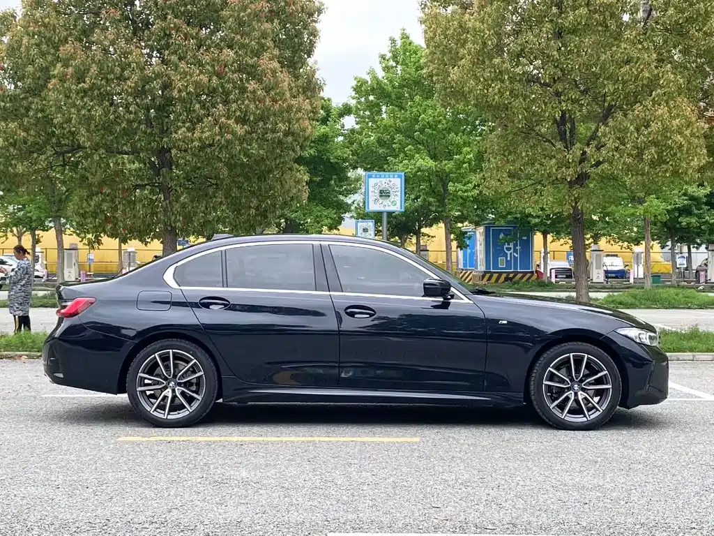 BMW 3 Series 2025
