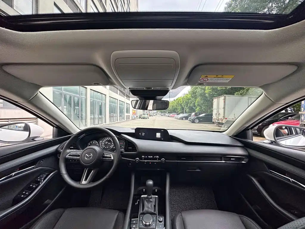 Mazda 3 Angkesela 2025