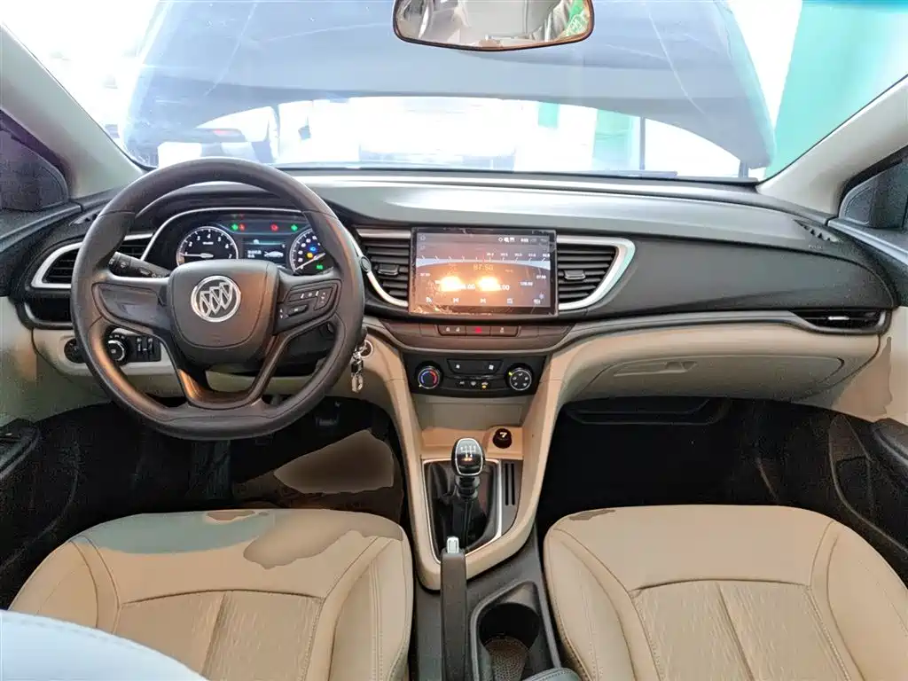 Buick Excelle 2017 — фото 10