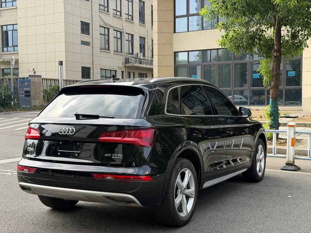 Audi Q5L 2019 — фото 12