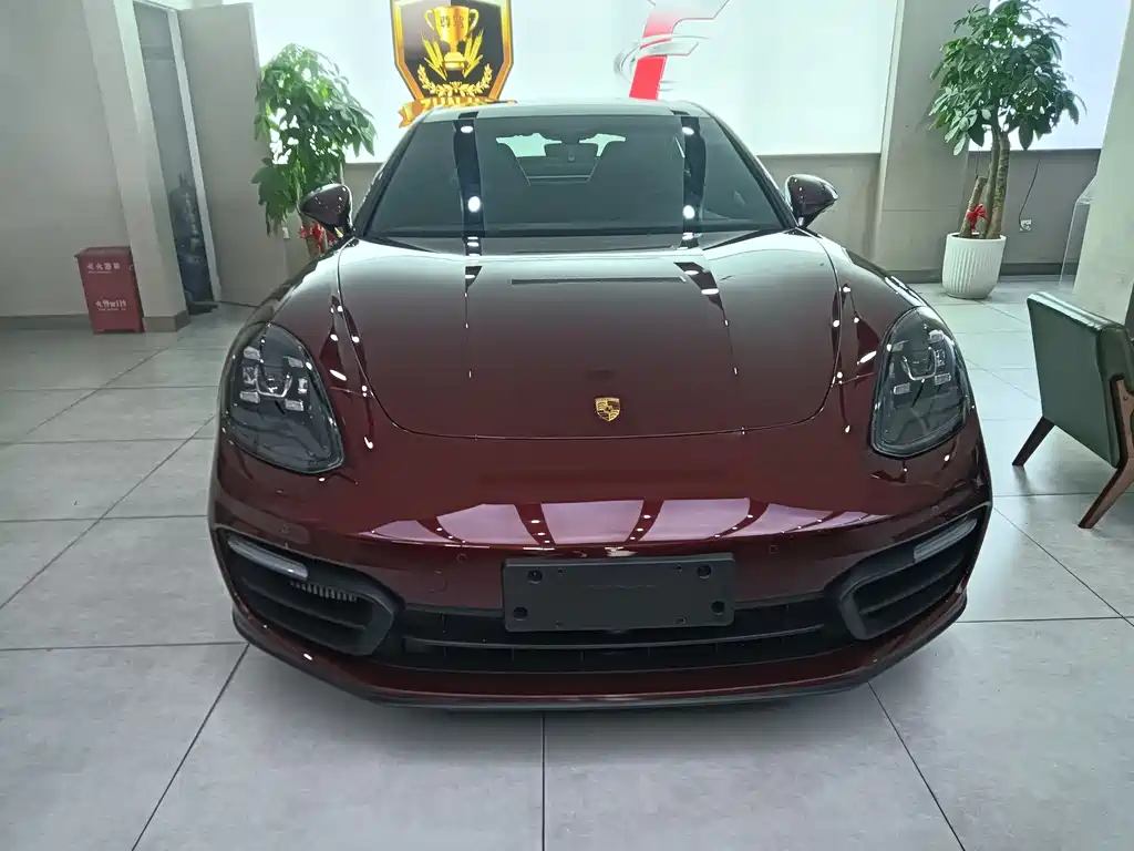 Porsche Panamera 2022