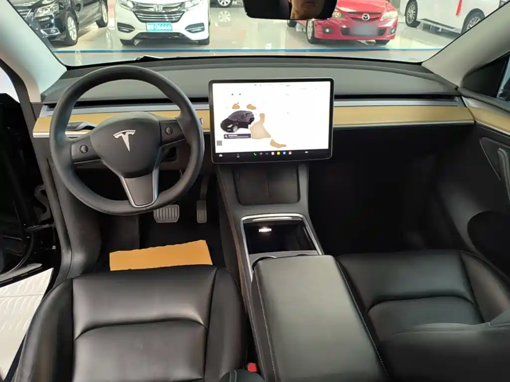 Tesla Model Y 2023 — фото 10