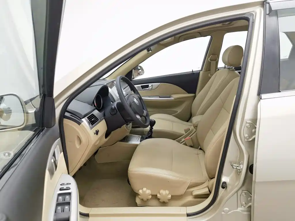 Buick Excelle 2014 — фото 10