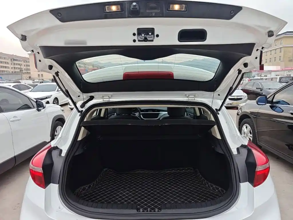 Geely Emgrand GS 2020 — фото 19
