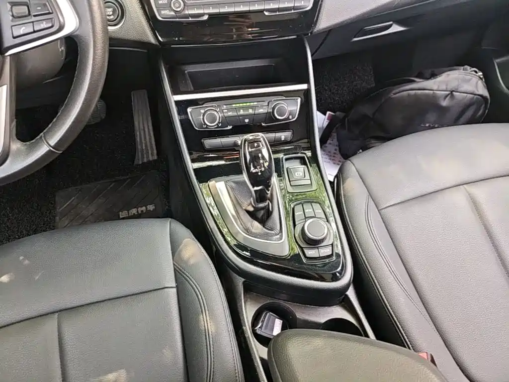BMW 2 Series Wagon 2019 — фото 14